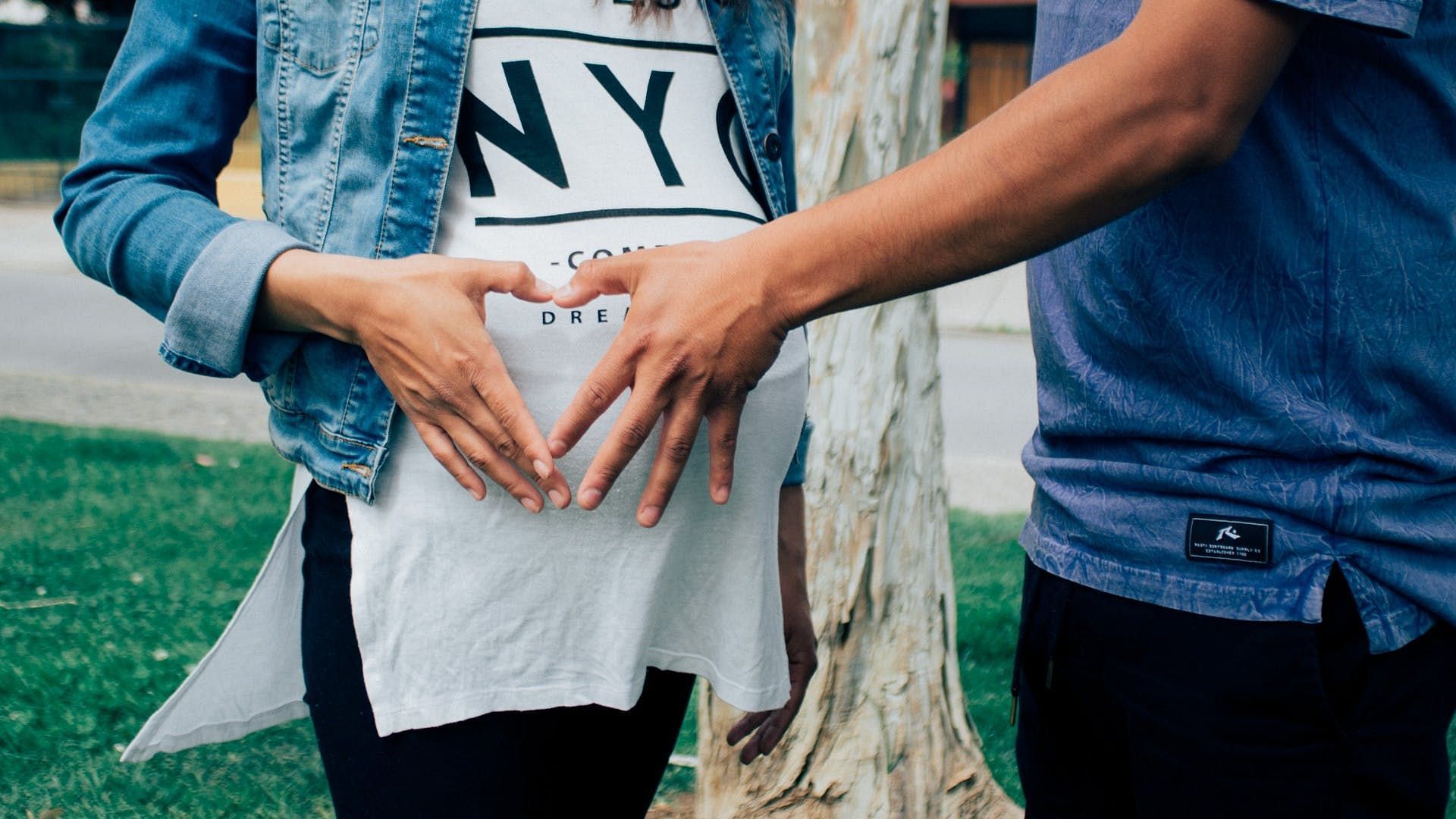 overweight and pregnant (image sourced via Pexels / Photo by pixabay)